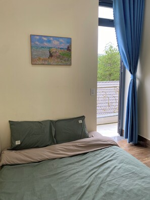 Basic Double Room, Balcony, Courtyard View