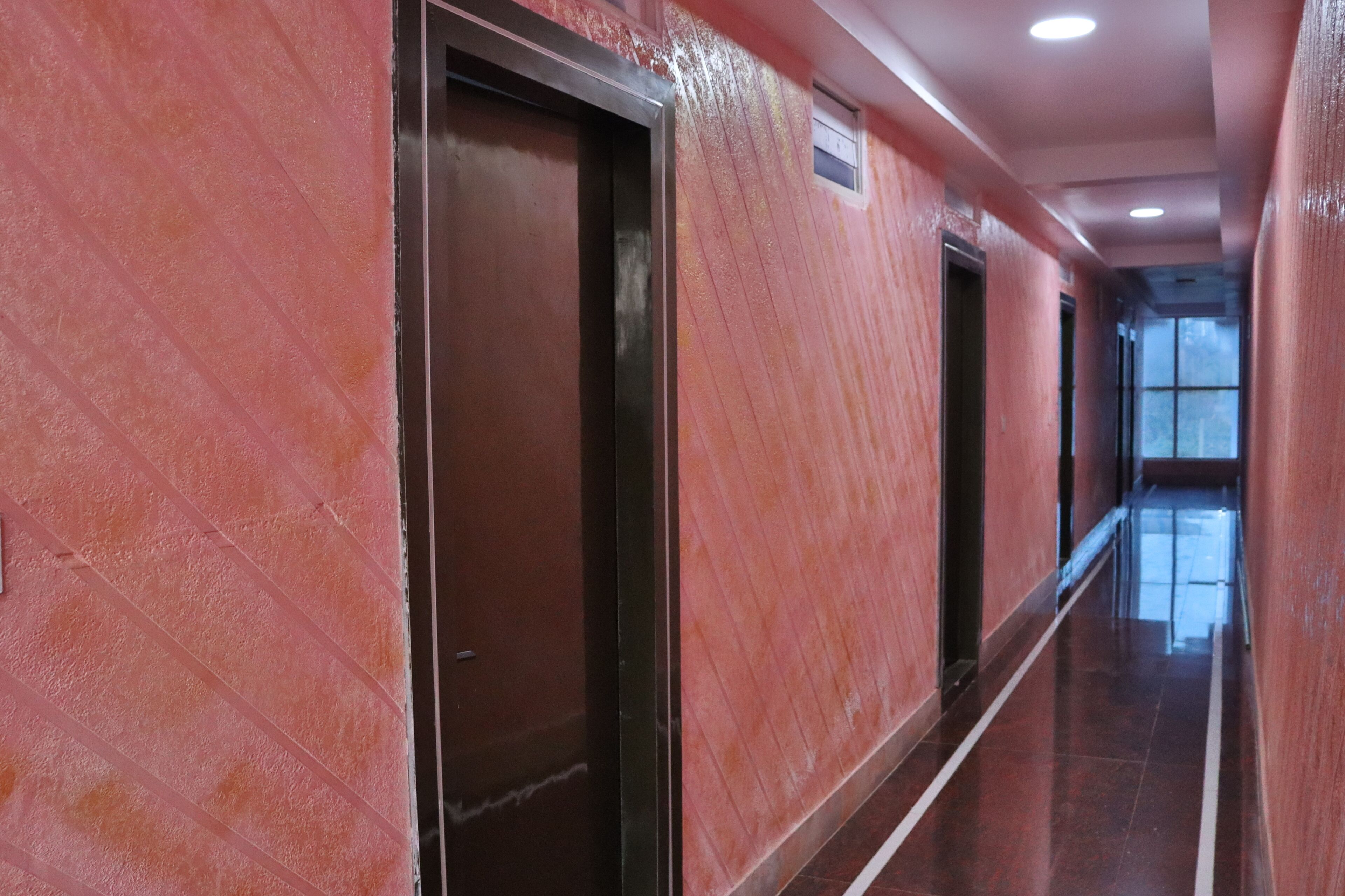 المنشأة من الخارج