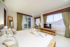 セーフティボックス (室内)、アイロン / アイロン台、WiFi (無料)