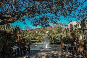 Outdoor dining - 3-Bedroom, 2-Bath condo at the Breeze Private Residences Club w/amenities (Guanacaste Province)