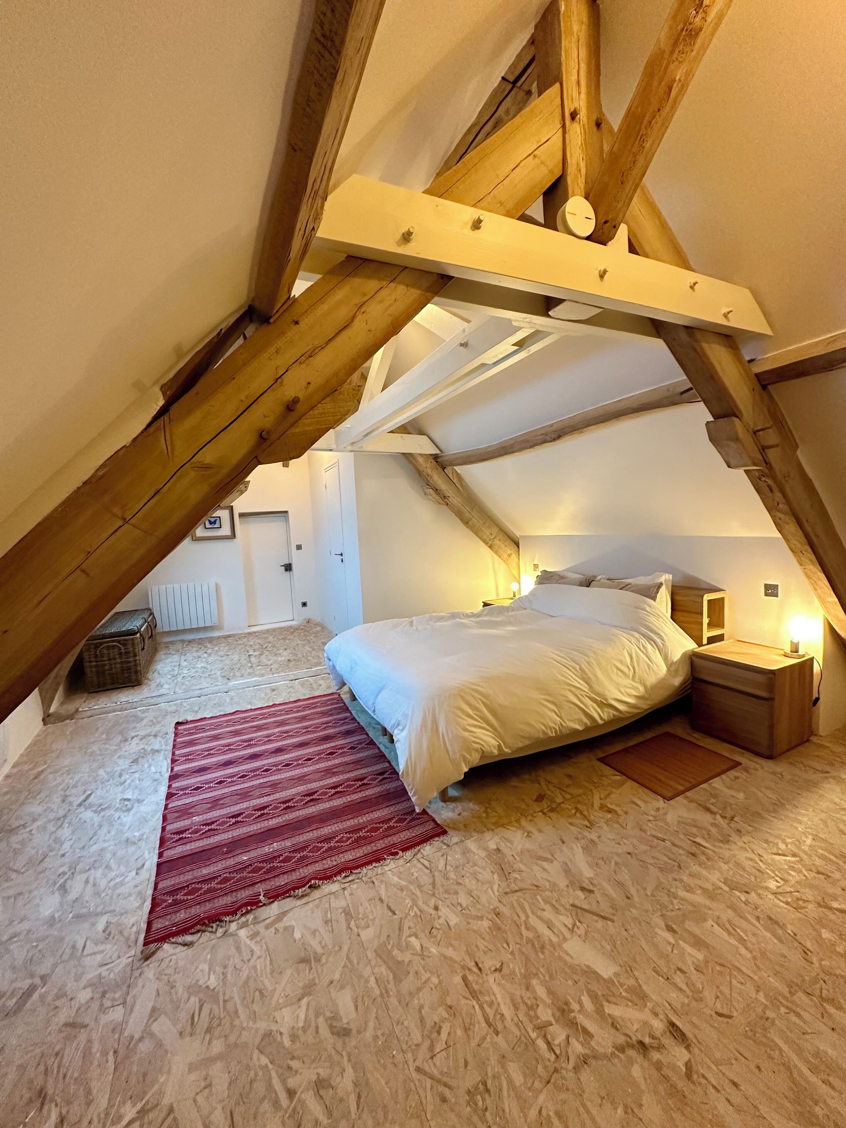 4 bedrooms, travel cot, WiFi, bed sheets
