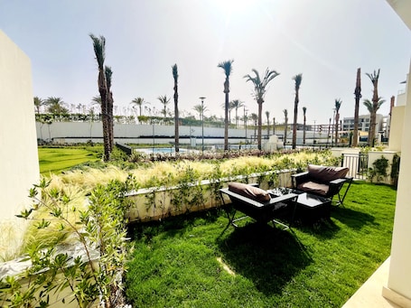 Terrace/patio. Luxury Chalet with Garden & Pool View in Marassi