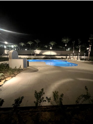 Luxury Chalet with Garden & Pool View in Marassi