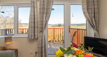 Beautiful private villa for 4 people with WIFI, TV, patio, pets allowed and panoramic view