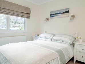 3 bedrooms, free WiFi - Beautiful private villa for 6 guests with WIFI, TV, patio, pets allowed and panoramic view (Boat Of Garten)