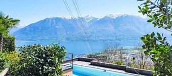 Cosy apartment for 4 people with WIFI, pool, TV, patio, pets allowed, panoramic view and parking