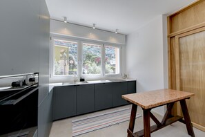 Fridge, microwave, oven, dishwasher