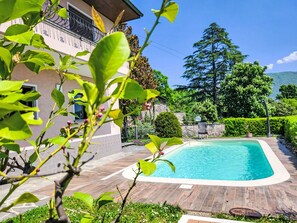 Pool - Nice apartment for 4 people with private pool, WIFI, TV, patio and panoramic view (Mendrisio)