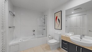 Shower - Tidal Haven (Noosaville)