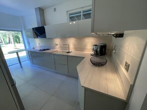 Fridge, microwave, oven, dishwasher