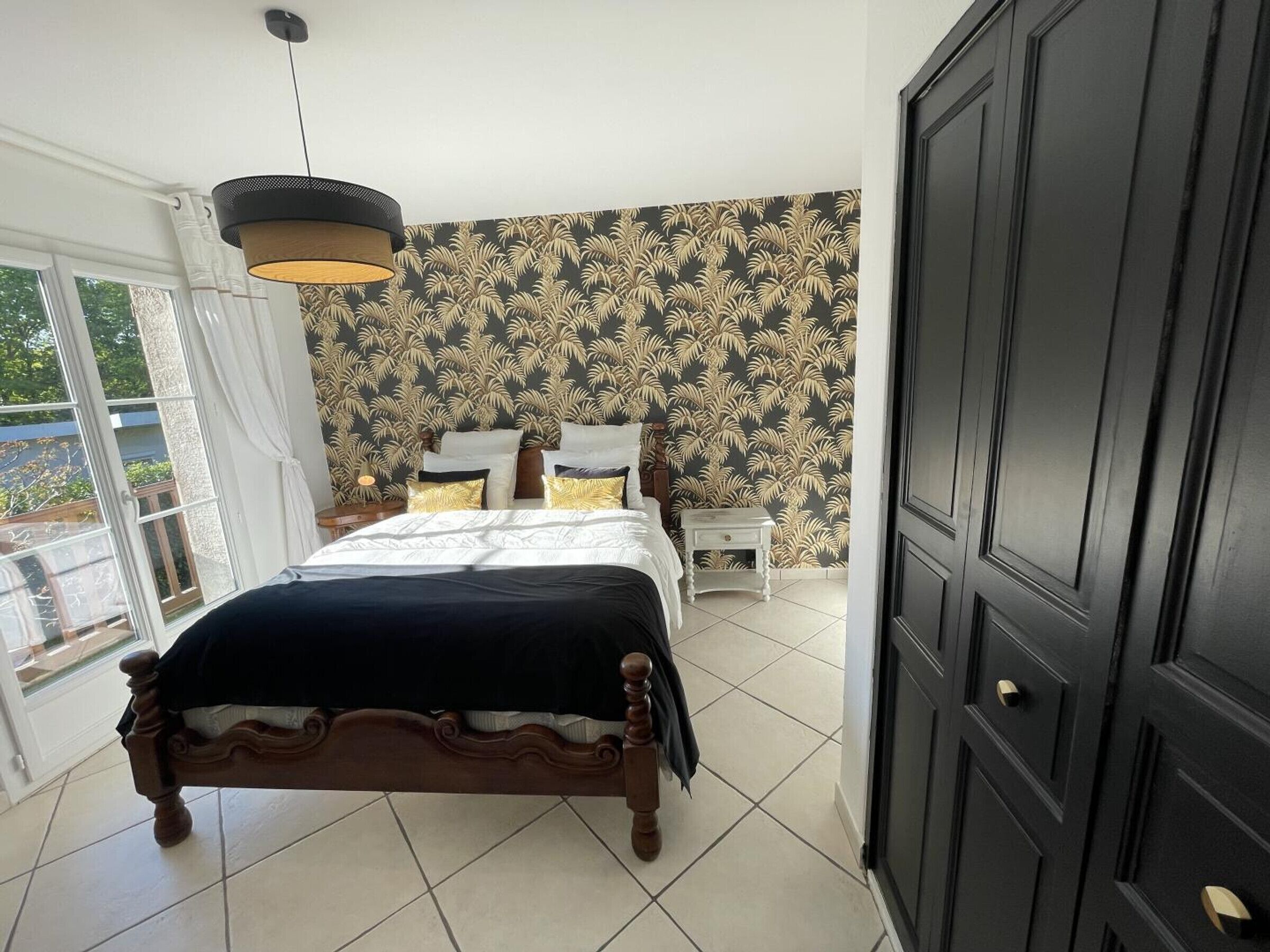 4 bedrooms, WiFi (free)