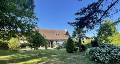 Large house with garden near Tours