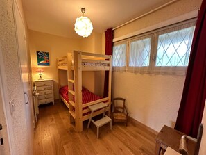 2 bedrooms