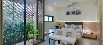 Iris Suites 
