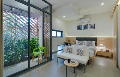 Iris Suites 