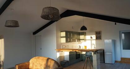 Loft perched on the heights of Saint Emilion.
