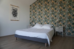 1 bedroom, free WiFi, bed sheets