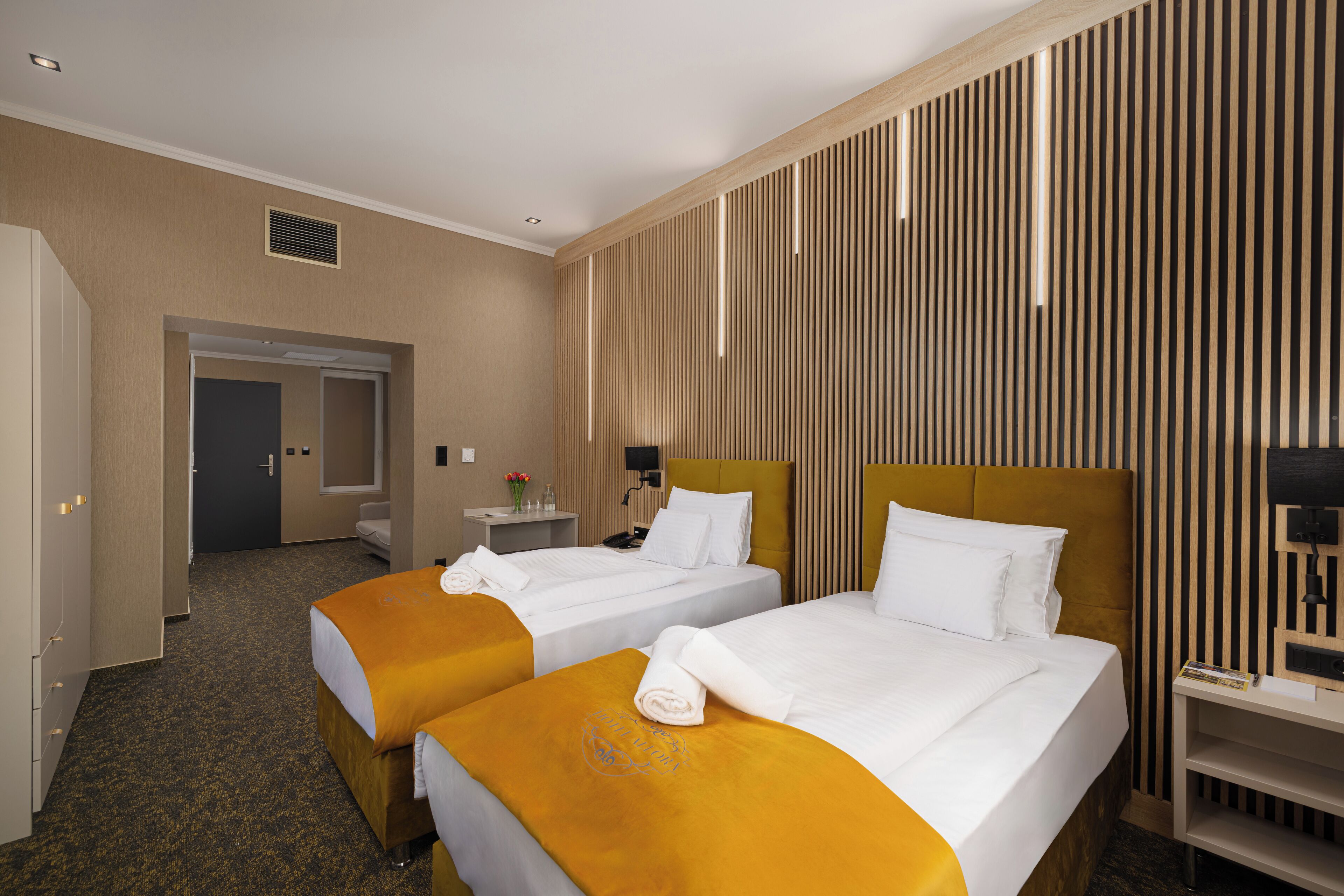 スタンダード ツインルーム | セーフティボックス (室内)、デスク、ノートパソコン用作業スペース、WiFi (無料)