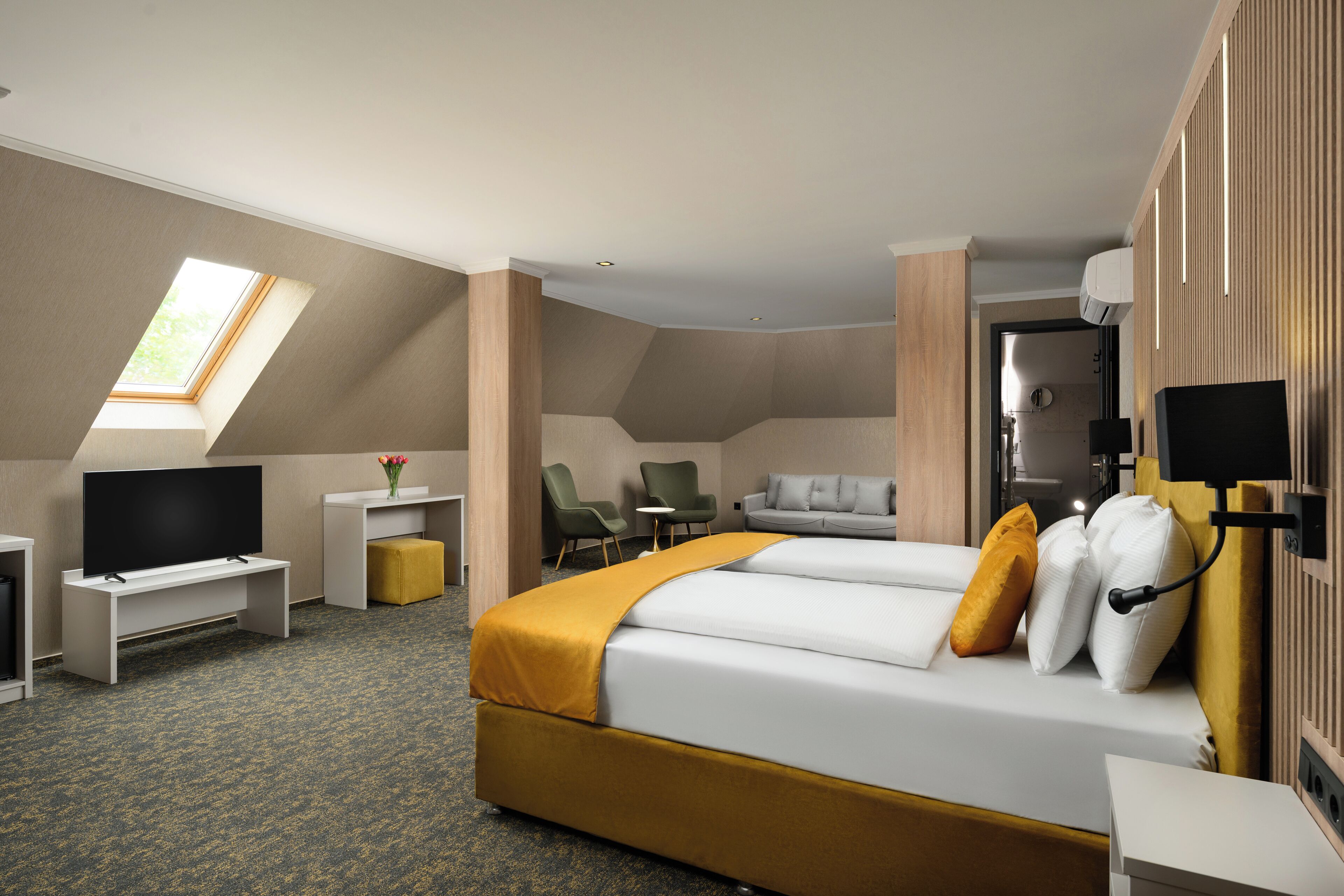 In-room safe, desk, laptop workspace, free WiFi