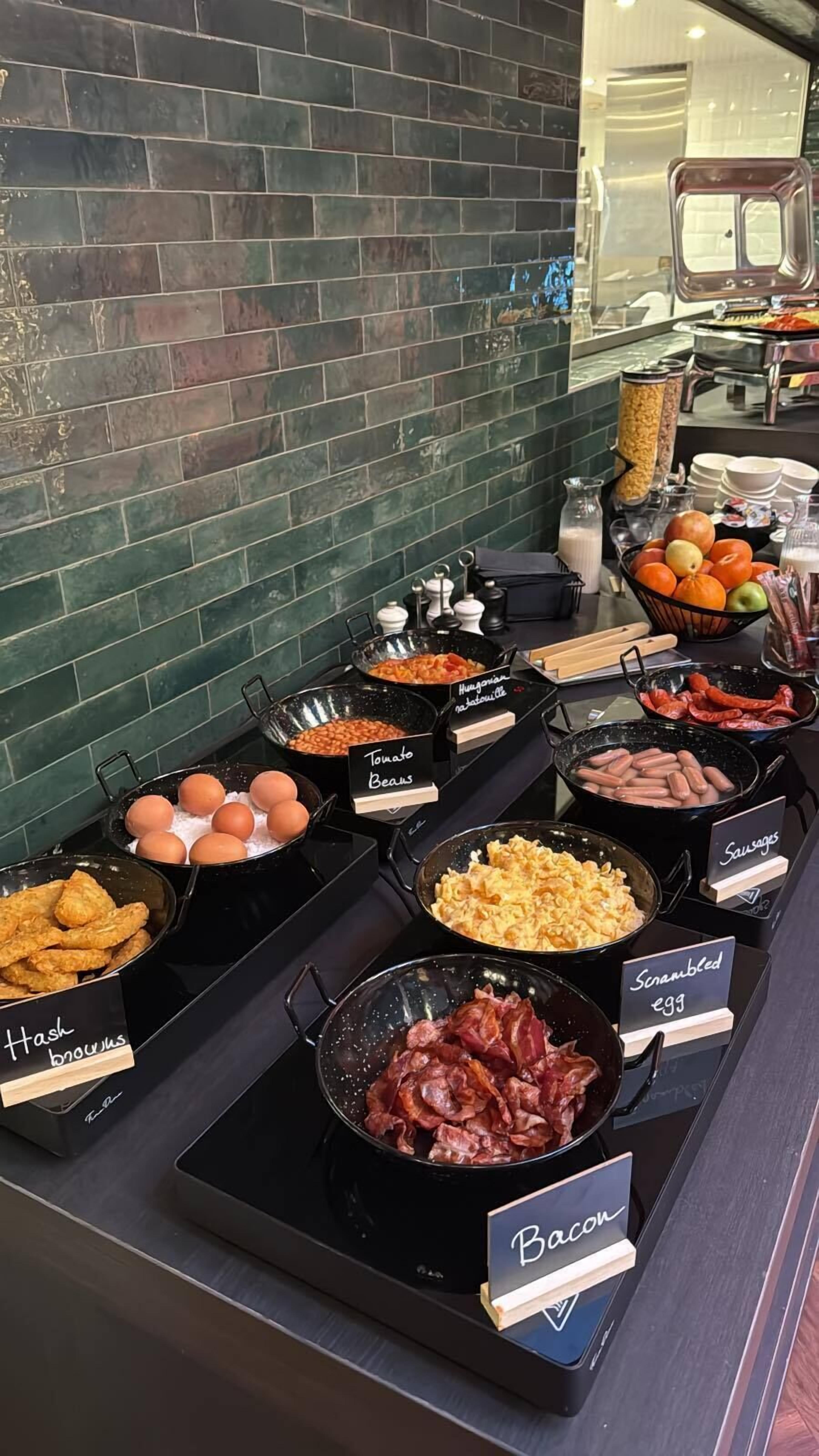 包含每日自助早餐