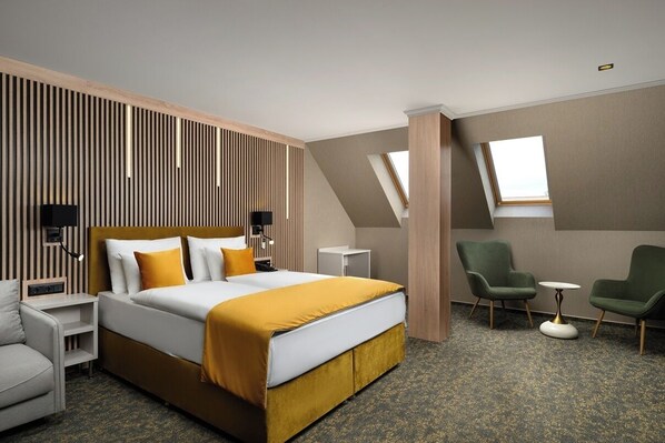 Phòng Suite Junior, quang cảnh thành phố | Két bảo mật tại phòng, bàn, khu vực làm việc phù hợp cho laptop