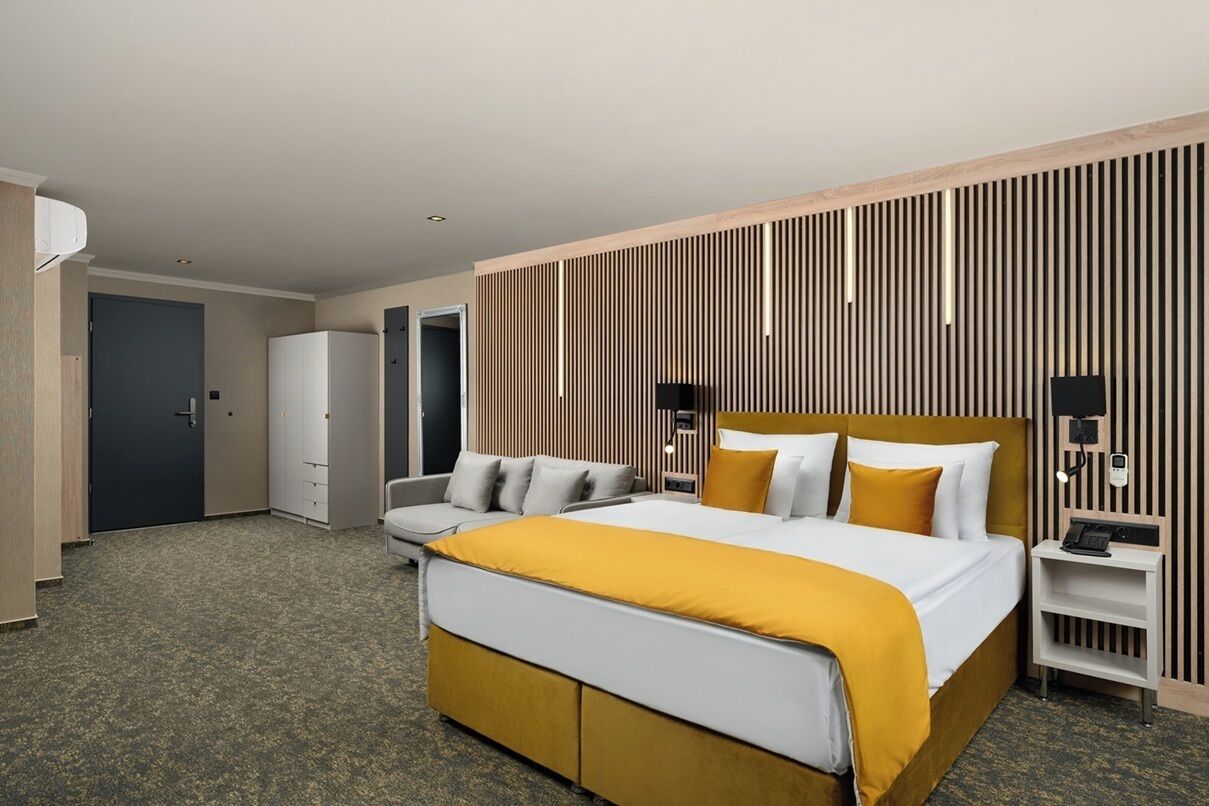 In-room safe, desk, laptop workspace, free WiFi