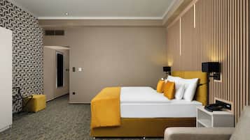 In-room safe, desk, laptop workspace, free WiFi