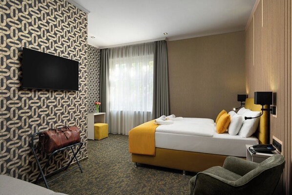 In-room safe, desk, laptop workspace, free WiFi