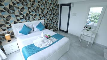1 bedroom, desk, iron/ironing board, WiFi