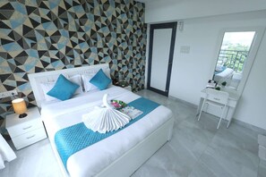 1 bedroom, desk, iron/ironing board, WiFi