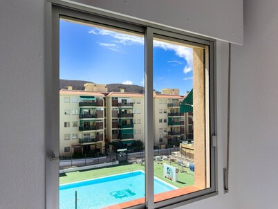 3 bedrooms, pool, sea view, tennis court.