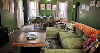 Downtown Russell-2 Bed/1 Bath/Kitchen/Grill/Firepit-Sleeps 6PP