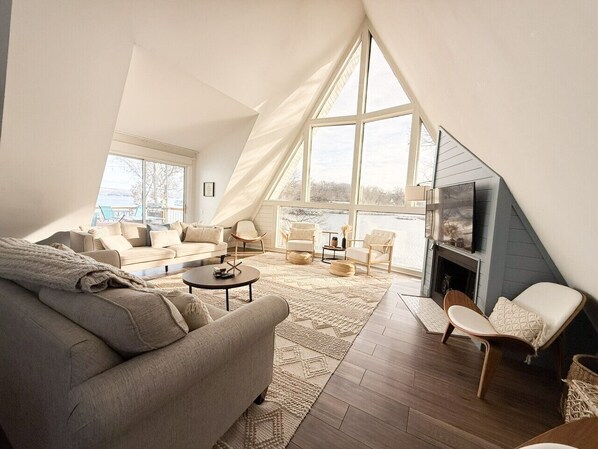 Smart TV, fireplace, books