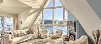 Luxury Lakefront HGTV Home-3Bed/3Bath/Dock/Firepit/Sleeps-14PP