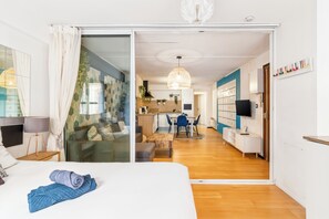 2 slaapkamers, een bureau, een strijkplank/strijkijzer, wifi