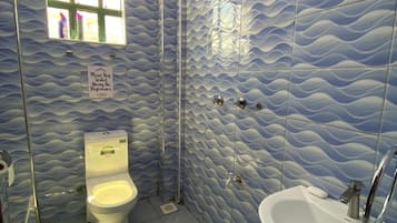 Dusche, Handtücher, Seife, Toilettenpapier