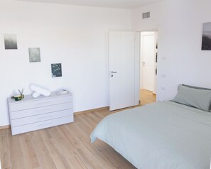 1 bedroom, iron/ironing board, WiFi, bed sheets - The Green Nest 2km HighwayA21/Private parking (Piacenza)
