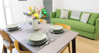 The Green Nest 2km HighwayA21/Private parking