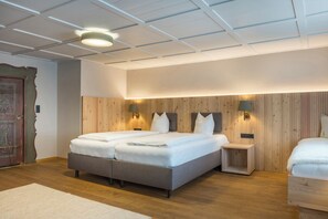 客房內保險箱、筆電工作空間、免費無線上網