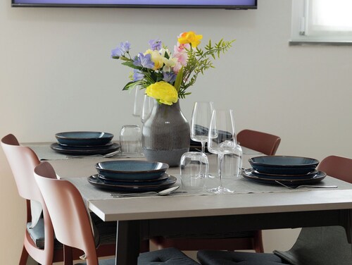 Vrenozi Home *2km HighwayA21/Private Parking