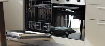 Vrenozi Home *2km HighwayA21/Private Parking