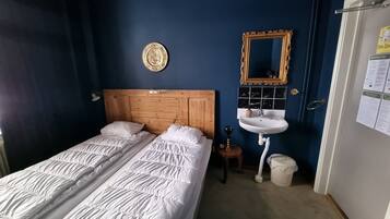 Basic Double or Twin Room, Park View | Bed sheets