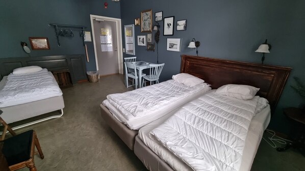 Basic Triple Room, Park View | Bed sheets - Piteå Vandrarhem (Pitea)