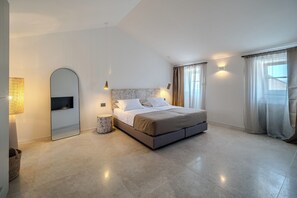 3 室のベッドルーム、アイロン / アイロン台、WiFi (無料)、ベッドシーツ