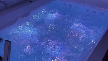 室内 SPA 浴缸