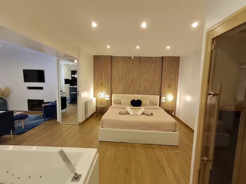 Suite « Bulle Évasion » Loft Spa : Jacuzzi et Sauna