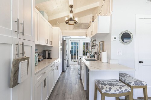 Coastal Getaway – 5 Mins to Vanderbilt Beach