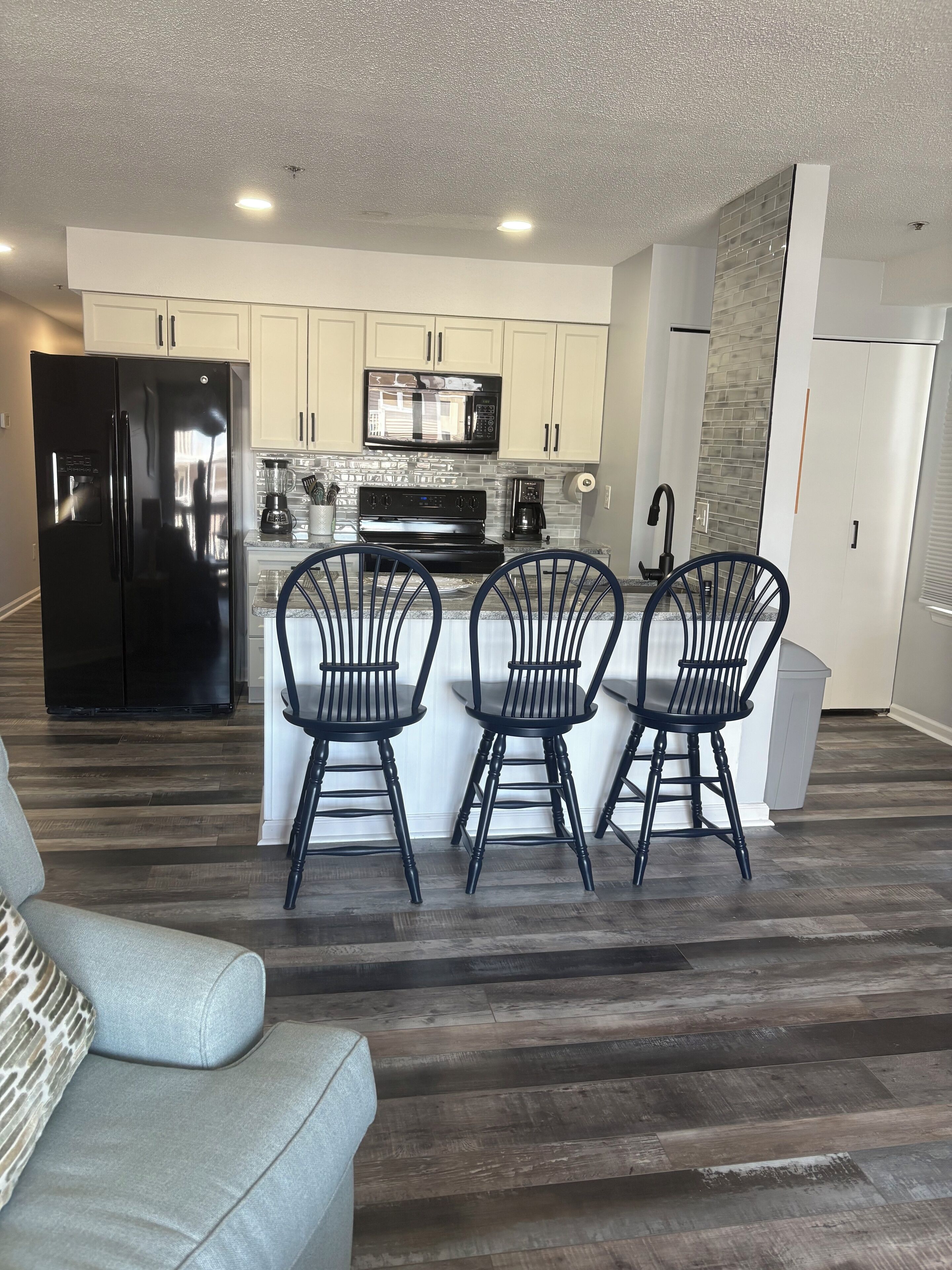 雪櫃、微波爐、焗爐、爐具