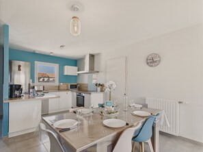 Réfrigérateur, micro-ondes, four, lave-vaisselle