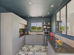 Fridge, microwave, oven, dishwasher